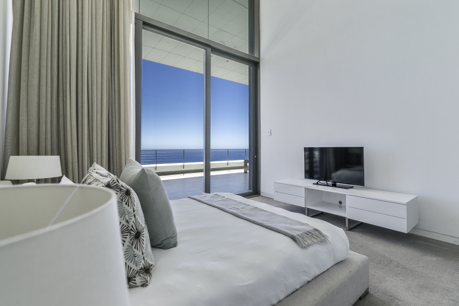 5 Bedroom Property for Sale in Clifton Western Cape